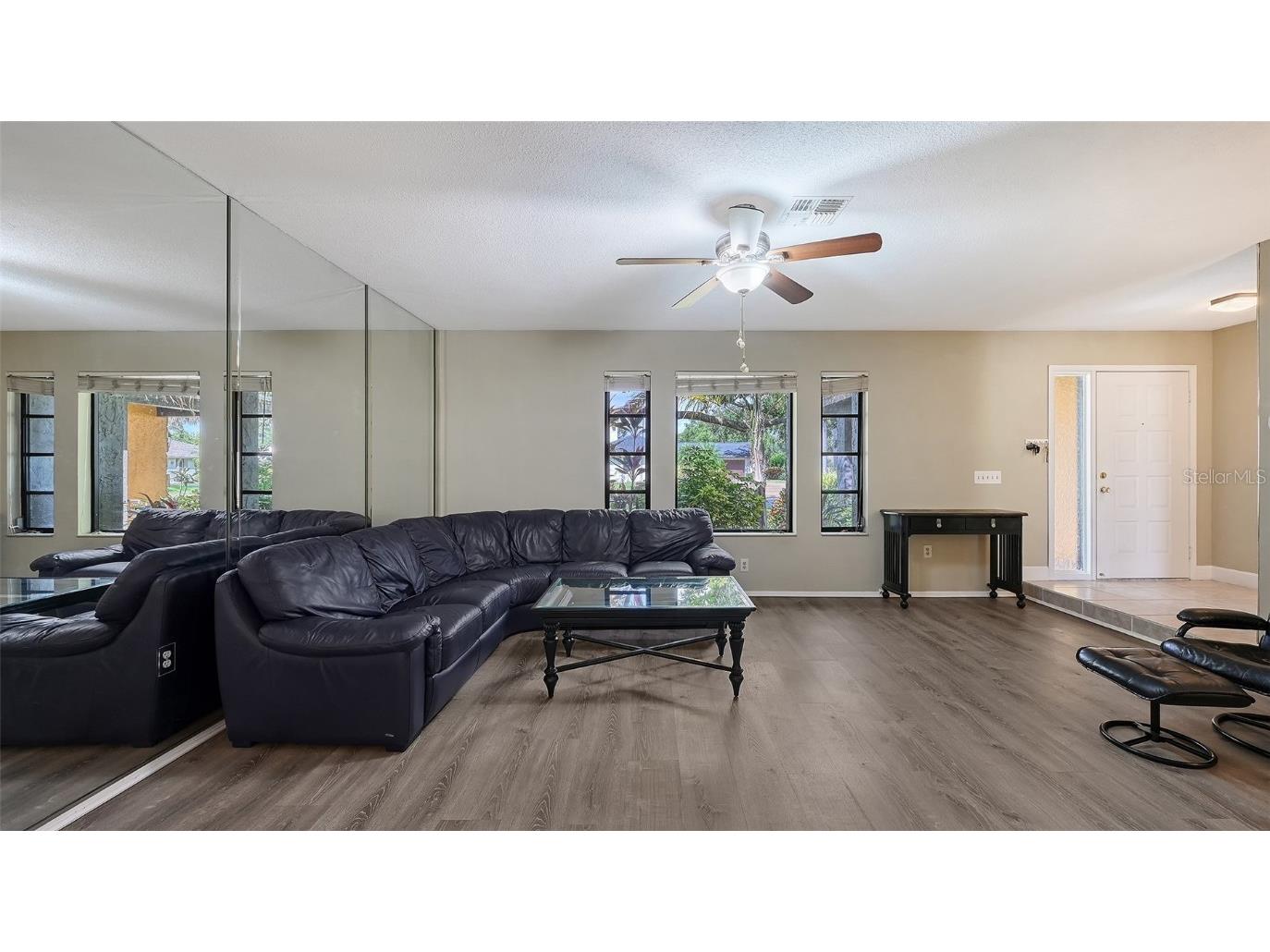 4873 Huntleigh Drive Sarasota FL 34233 A4666290 image6