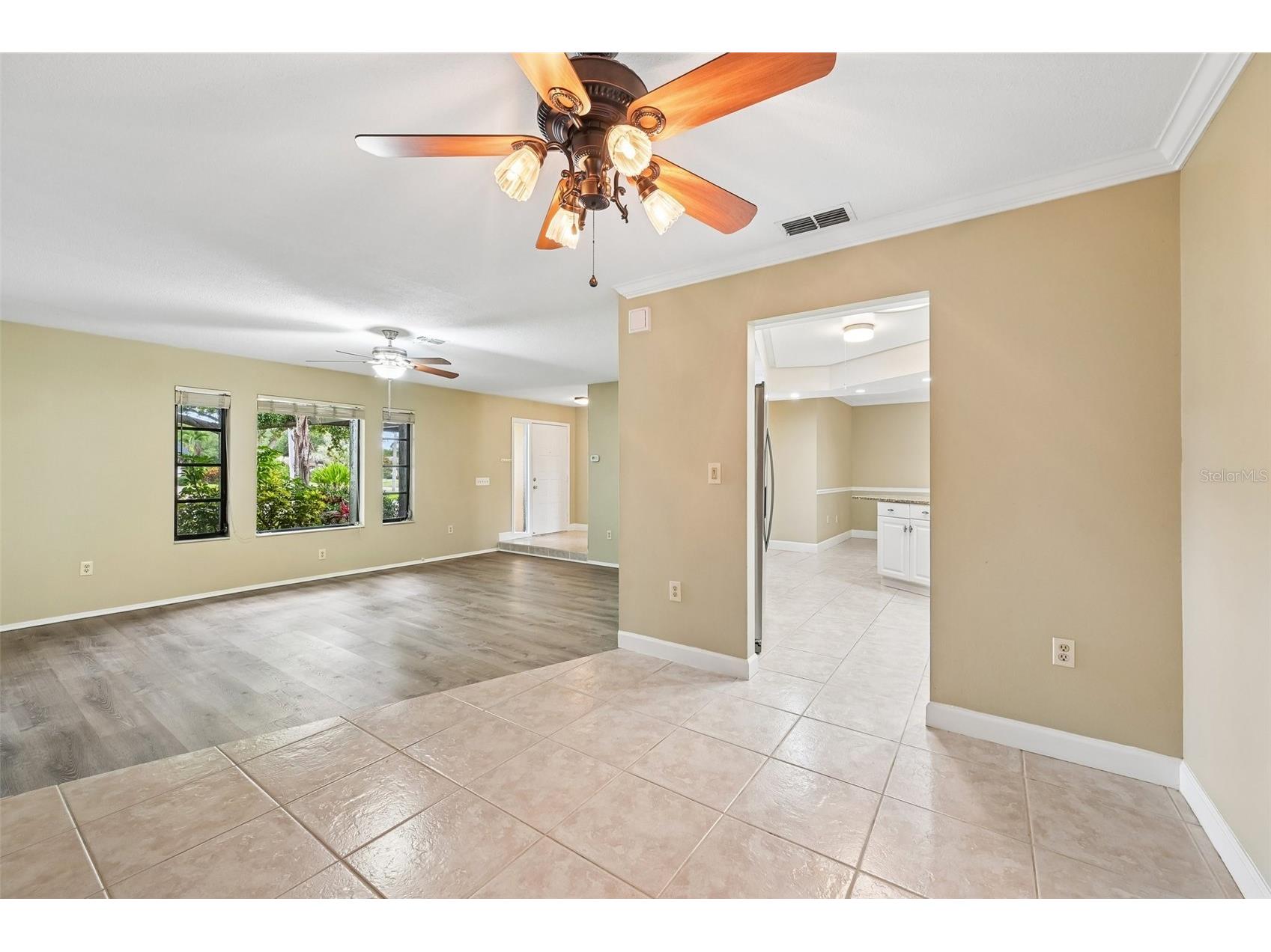 4873 Huntleigh Drive Sarasota FL 34233 A4697035 image10