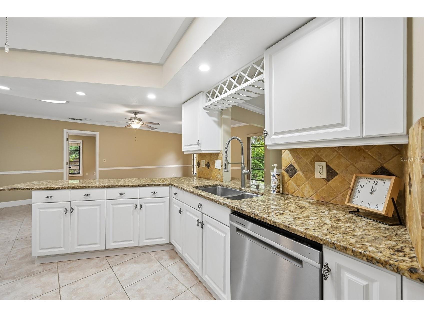 4873 Huntleigh Drive Sarasota FL 34233 A4697035 image15