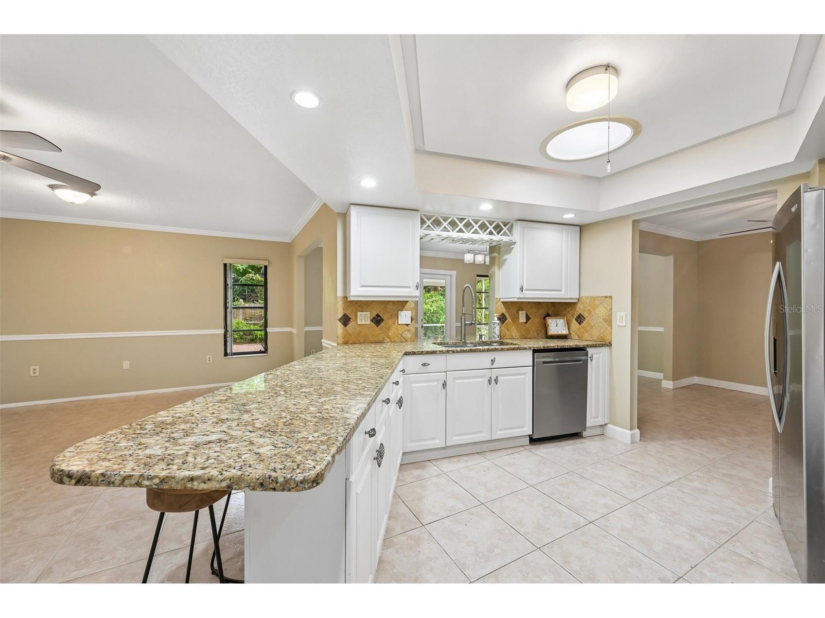 4873 Huntleigh Drive Sarasota FL 34233 A4697035 image16
