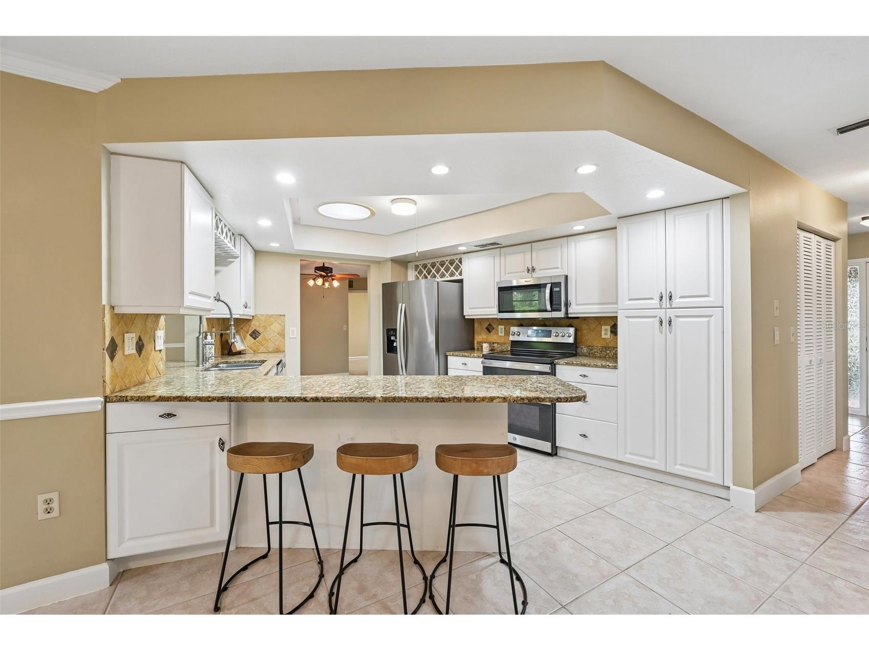 4873 Huntleigh Drive Sarasota FL 34233 A4697035 image18