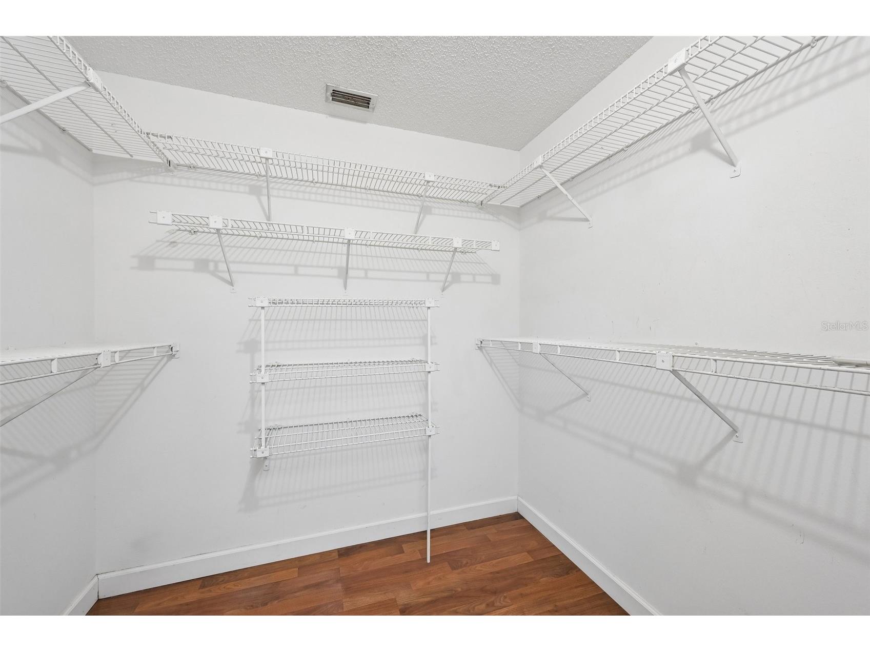 4873 Huntleigh Drive Sarasota FL 34233 A4697035 image29
