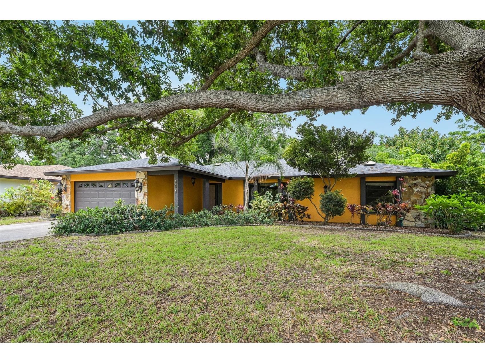 4873 Huntleigh Drive Sarasota FL 34233 A4697035 image3