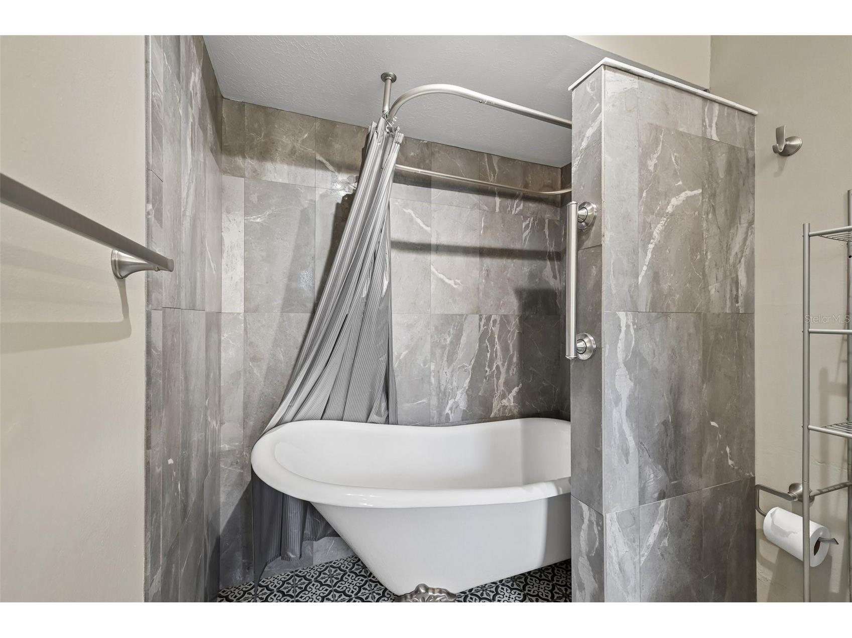 4873 Huntleigh Drive Sarasota FL 34233 A4697035 image31