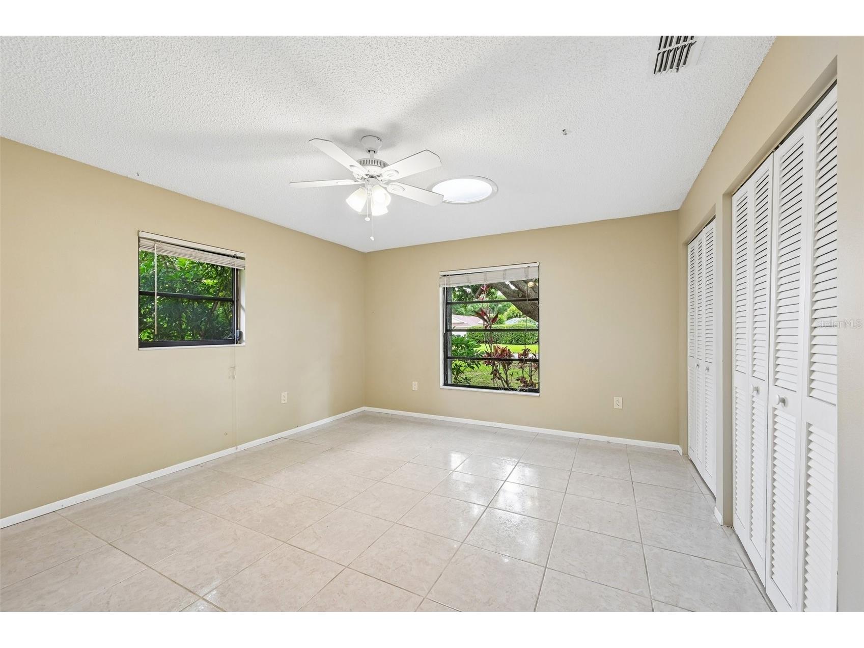 4873 Huntleigh Drive Sarasota FL 34233 A4697035 image33
