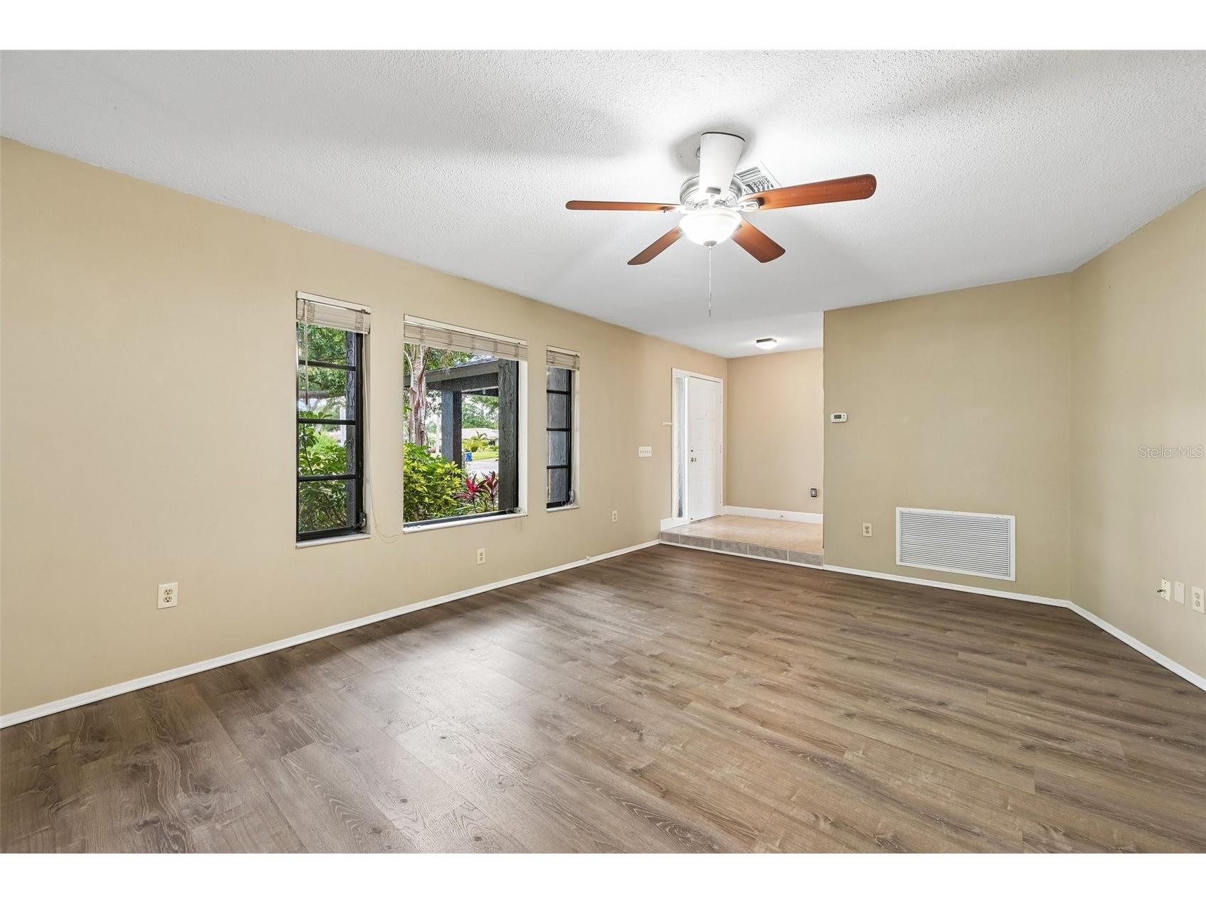 4873 Huntleigh Drive Sarasota FL 34233 A4697035 image7