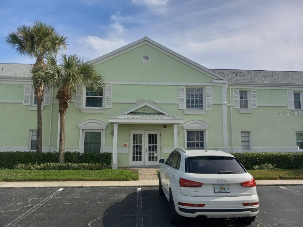 4874 Coquina Key Drive SE #D Saint Petersburg FL 33705 U8222162 image1