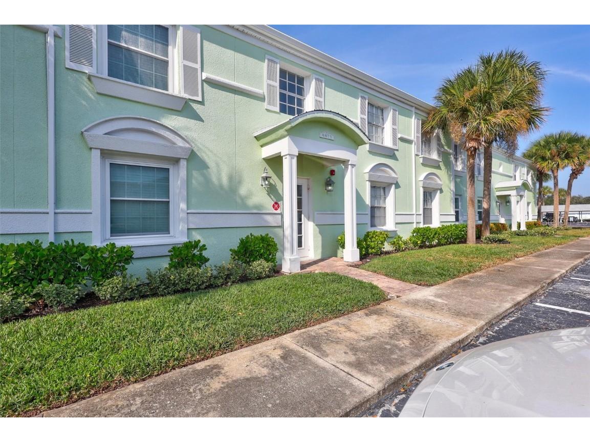 4875 Coquina Key Drive SE #C Saint Petersburg FL 33705 TB8451245 image2