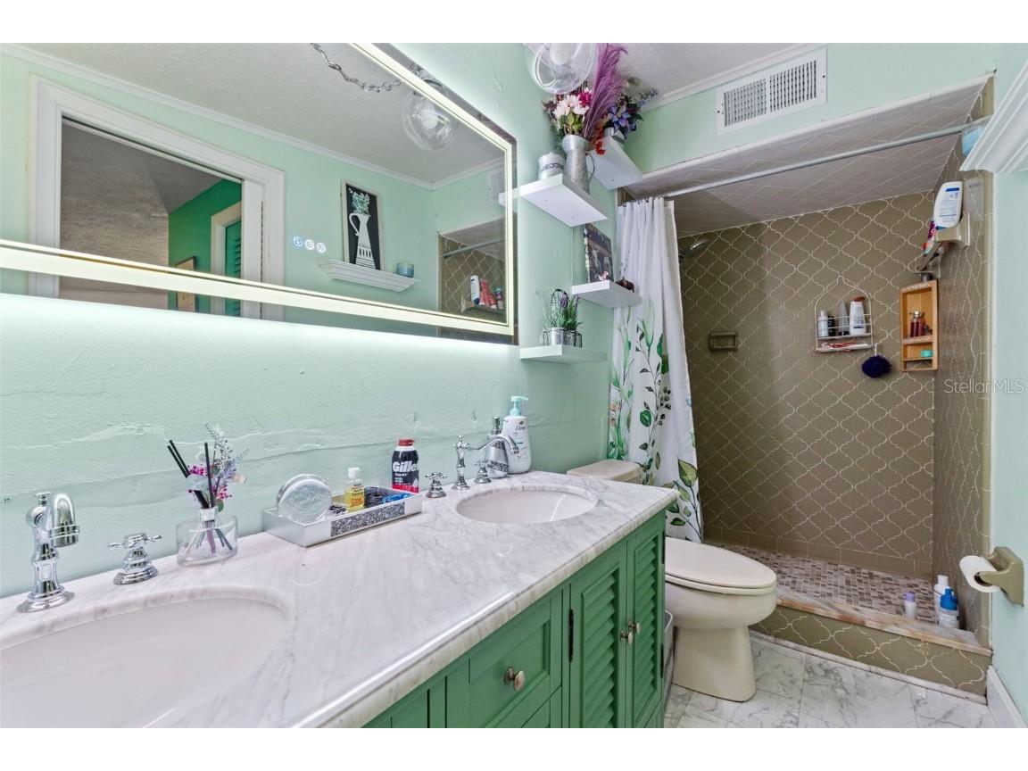 4877 Merlin Circle Dade City FL 33523 W7880928 image35