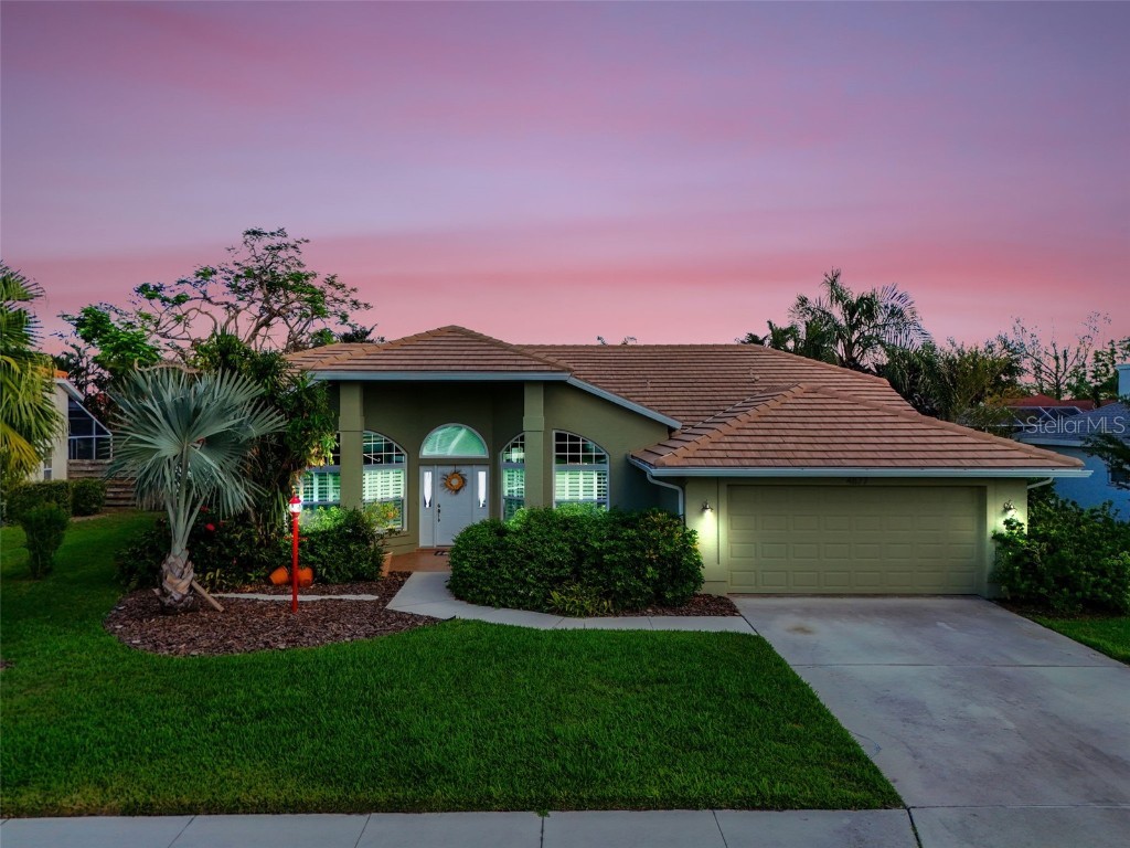 4877 Wilde Pointe Drive Sarasota FL 34233 A4628887 image1