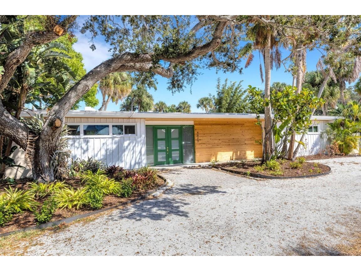 4879 Commonwealth Drive Sarasota FL 34242 A4589593 image1