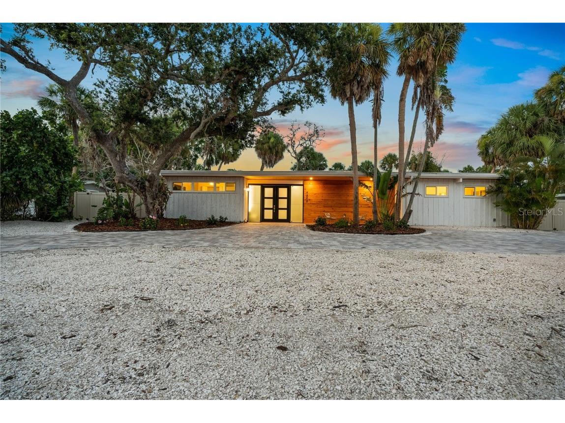 4879 Commonwealth Drive Sarasota FL 34242 A4657954 image2