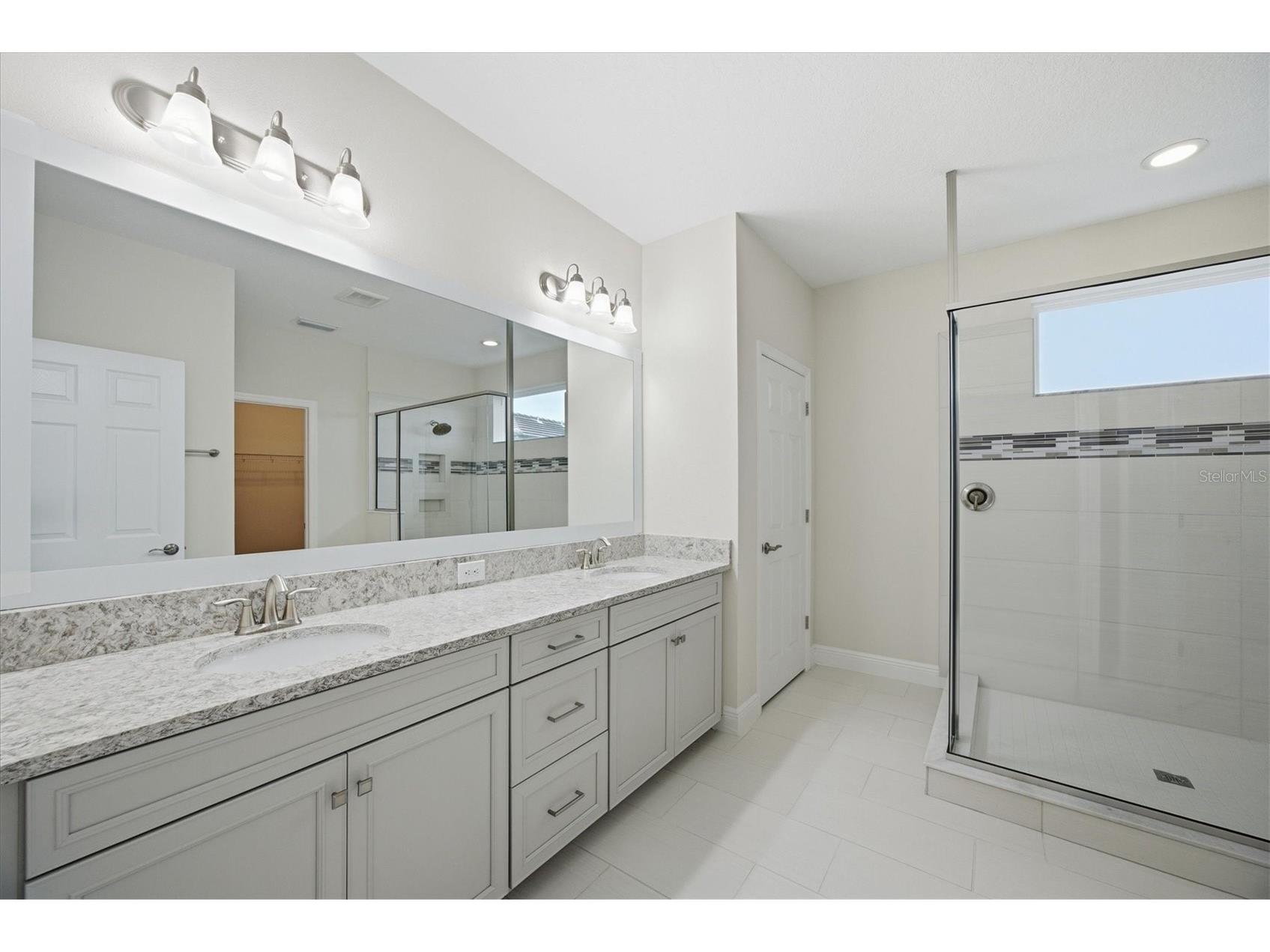 4881 Antrim Drive Sarasota FL 34240 A4678761 image32