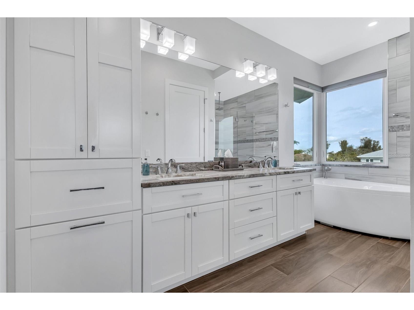 4881 Oxford Drive Siesta Key FL 34242 - GRAND CANAL A4677832 image72