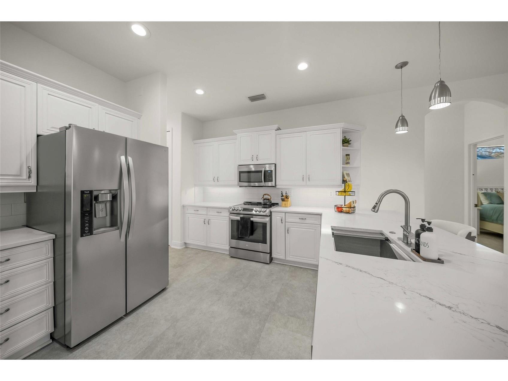 4882 Greymoss Lane Sarasota FL 34233 A4683335 image17