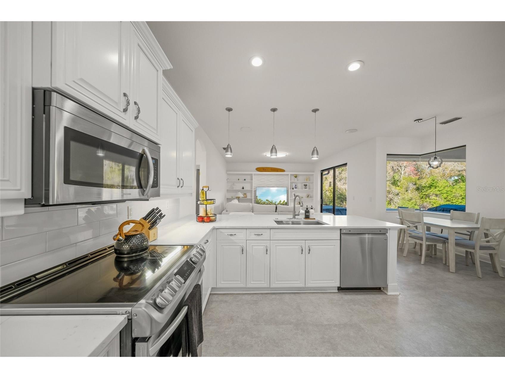 4882 Greymoss Lane Sarasota FL 34233 A4683335 image19