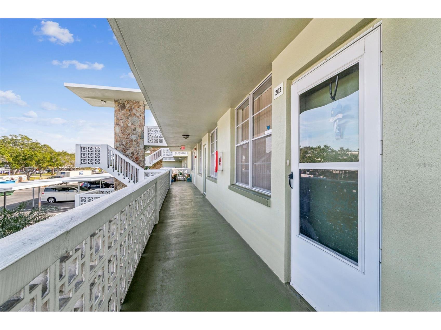 4885 1st Street NE #203 Saint Petersburg FL 33703 TB8464556 image2