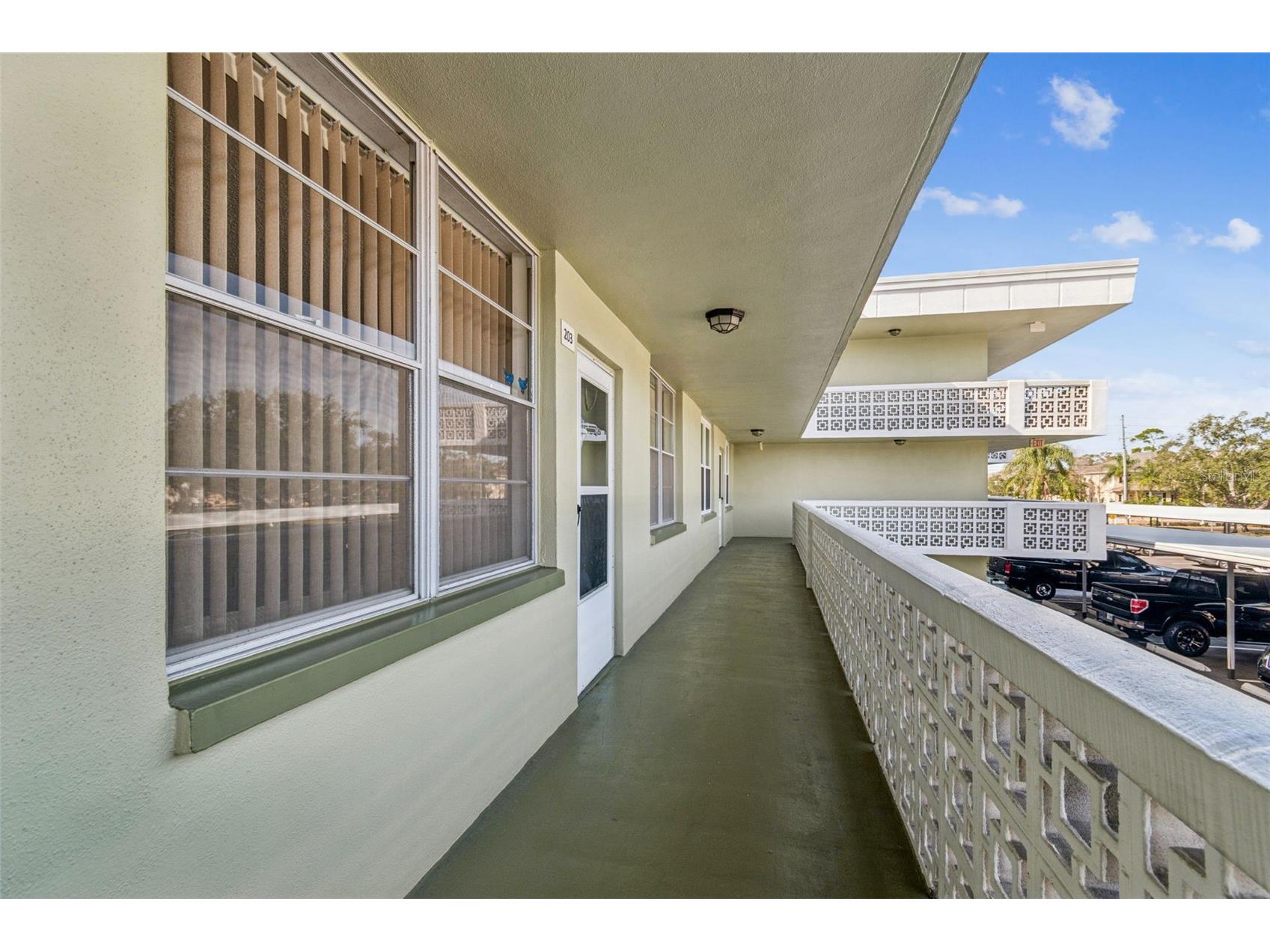4885 1st Street NE #203 Saint Petersburg FL 33703 TB8464556 image3