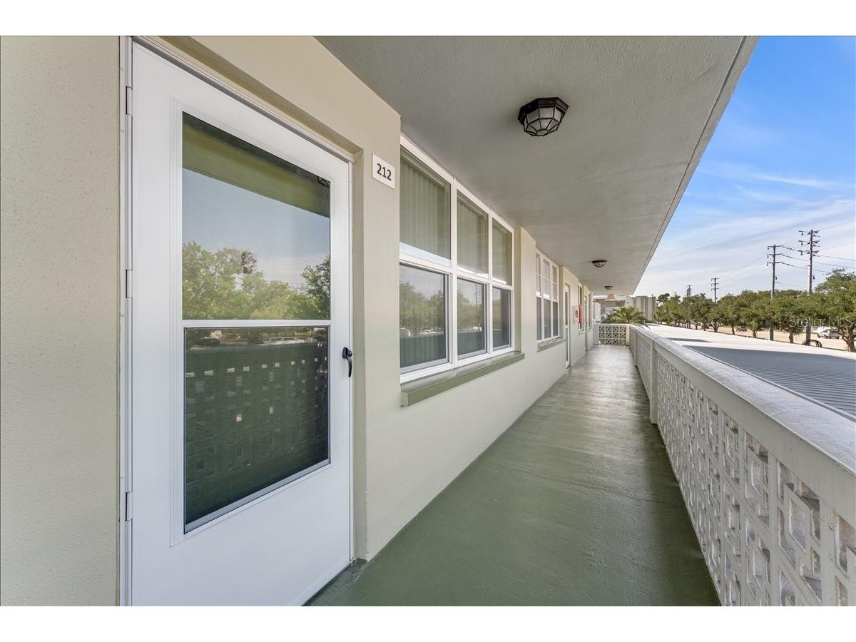 4885 1st Street NE #212 Saint Petersburg FL 33703 TB8498599 image1
