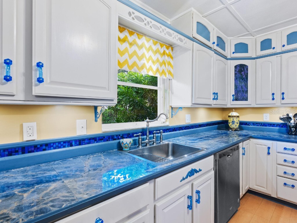 4888 Oak Run Drive Sarasota FL 34243 A4663879 image10