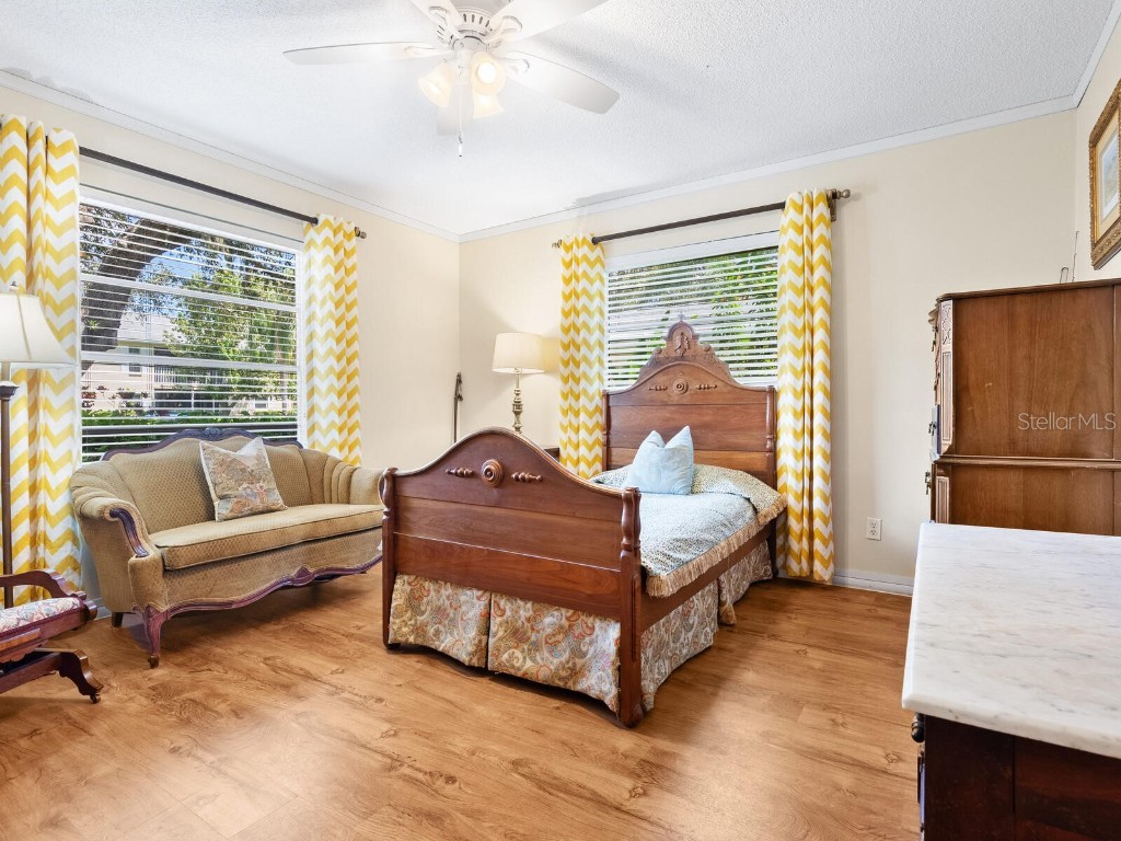 4888 Oak Run Drive Sarasota FL 34243 A4663879 image17