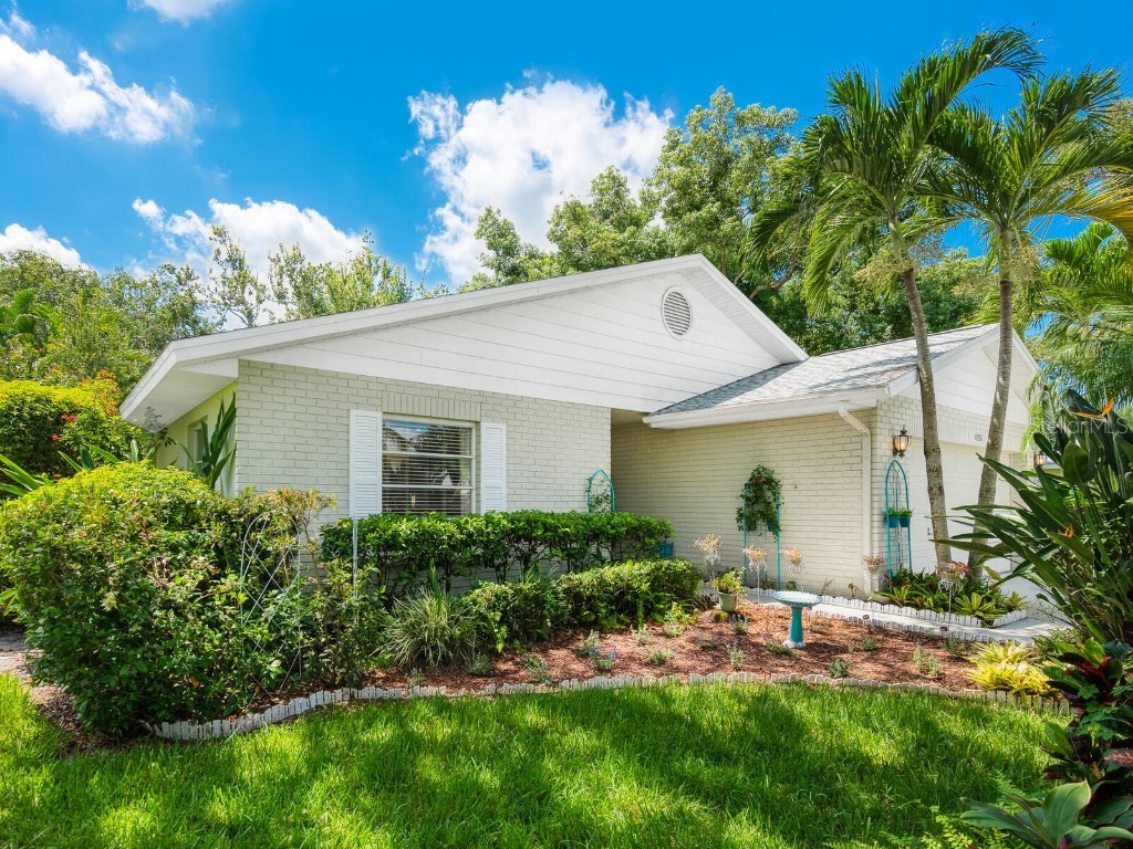 4888 Oak Run Drive Sarasota FL 34243 A4663879 image2