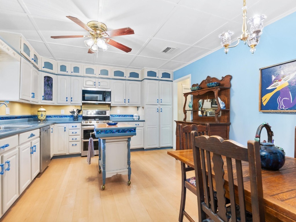 4888 Oak Run Drive Sarasota FL 34243 A4663879 image9