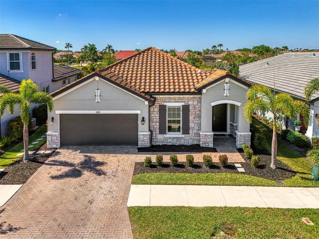 4889 Antrim Drive Sarasota FL 34240 A4646465 image1