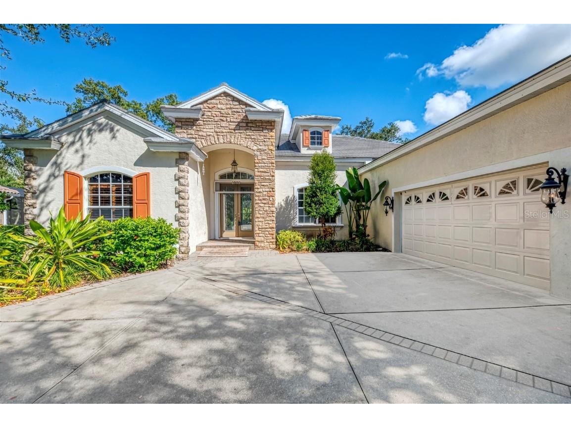 4889 Carrington Circle Sarasota FL 34243 A4671800 image1