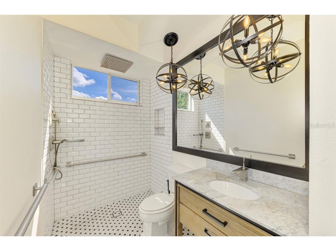 4889 Carrington Circle Sarasota FL 34243 A4671800 image39