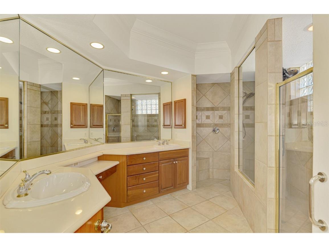 4889 Carrington Circle Sarasota FL 34243 A4671800 image45