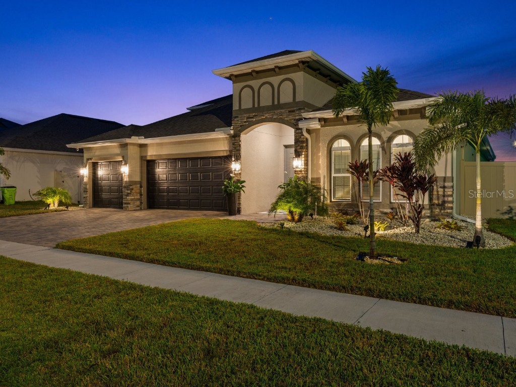 489 Avila Place Howey In The Hills FL 34737 O6360821 image2