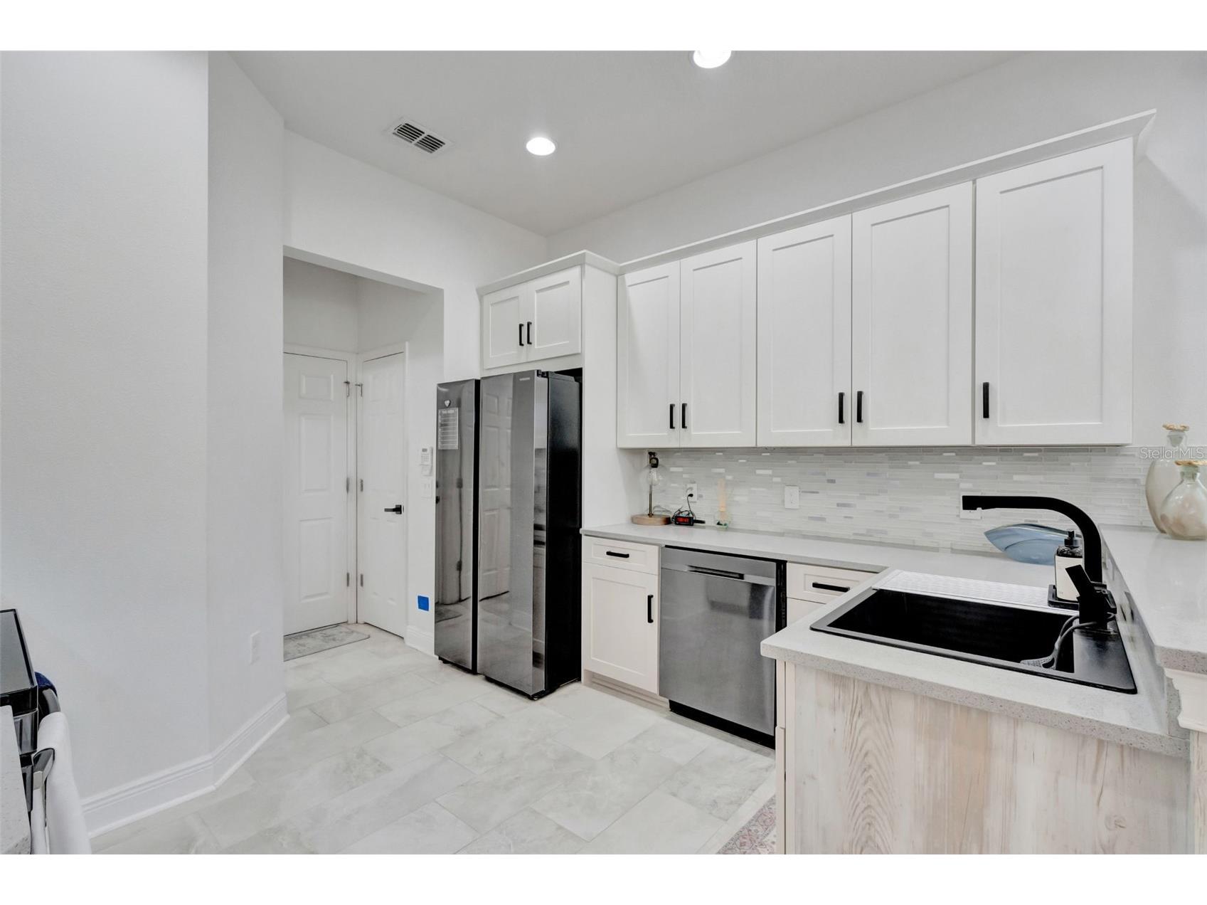 4892 Beach Boulevard Orlando FL 32803 O6390891 image15