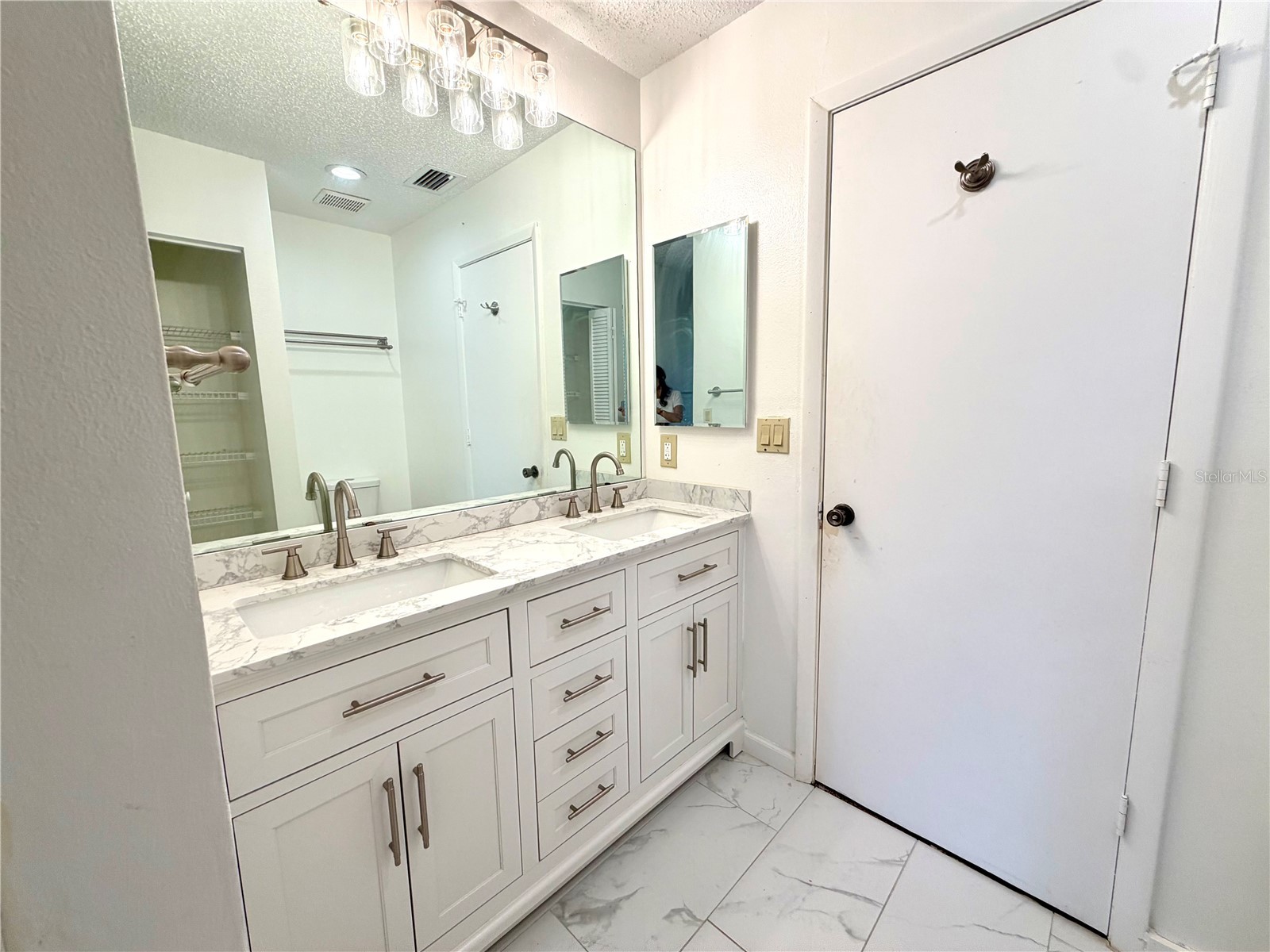 4892 Greencroft Road Sarasota FL 34235 A4692781 image27