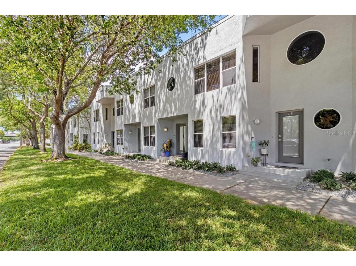 49 16th Street S Saint Petersburg FL 33705 C7478497 image1