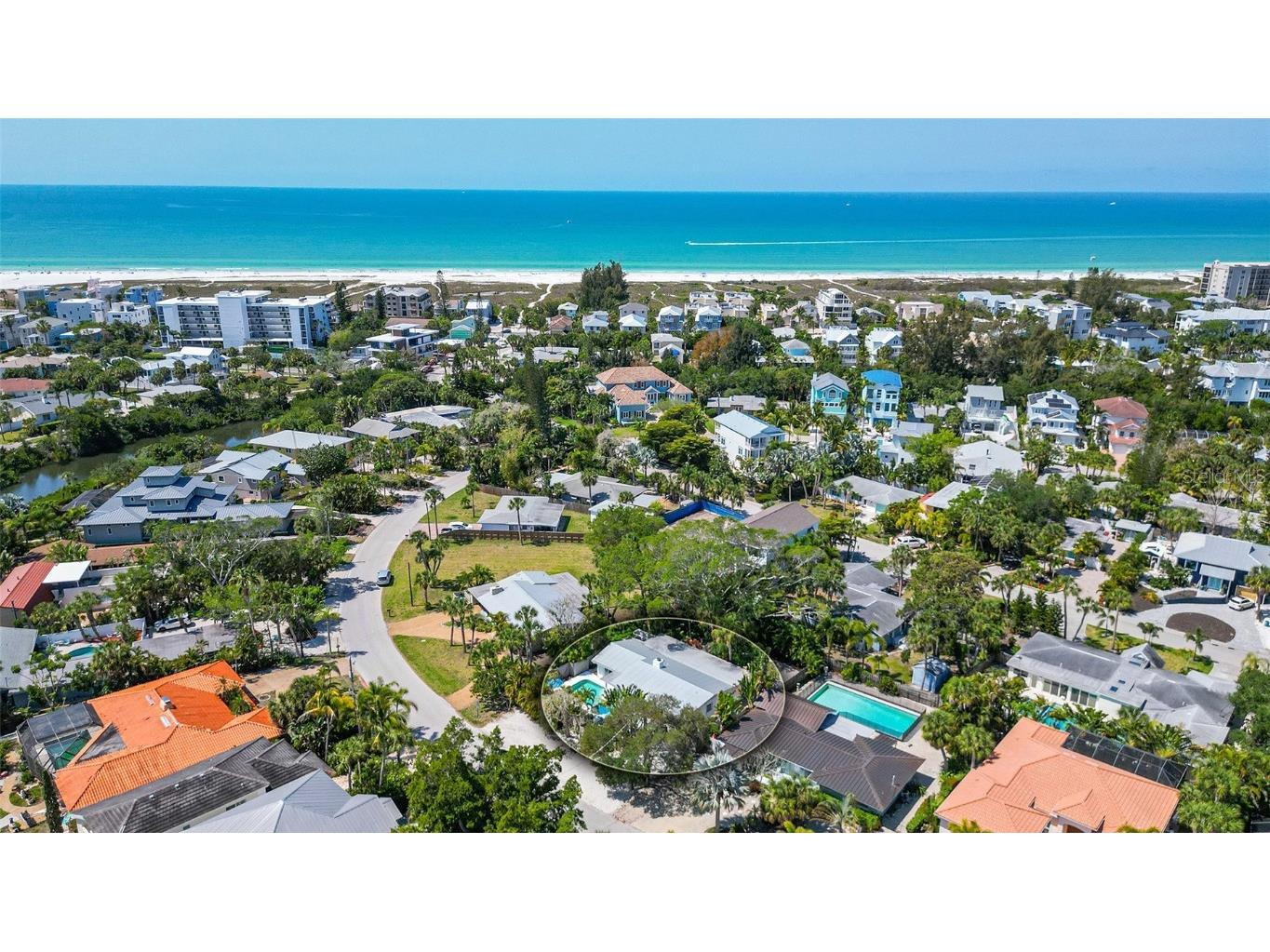 49 Island Circle Sarasota FL 34242 A4607256 image1