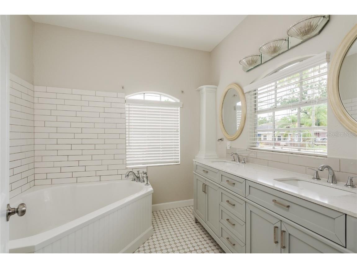 49 W Boyer Street Tarpon Springs FL 34689 U8245664 image11