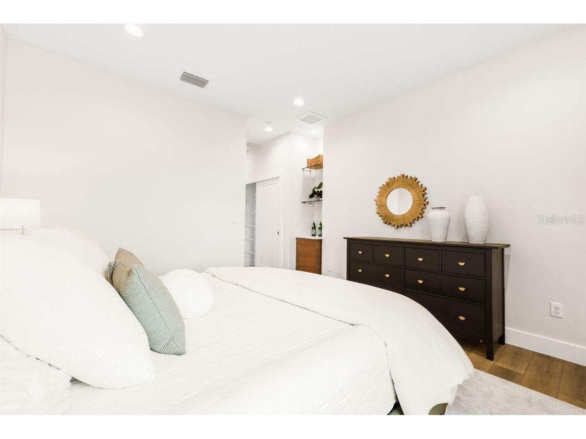 490 87th Avenue North Saint Petersburg FL 33702 TB8441525 image32