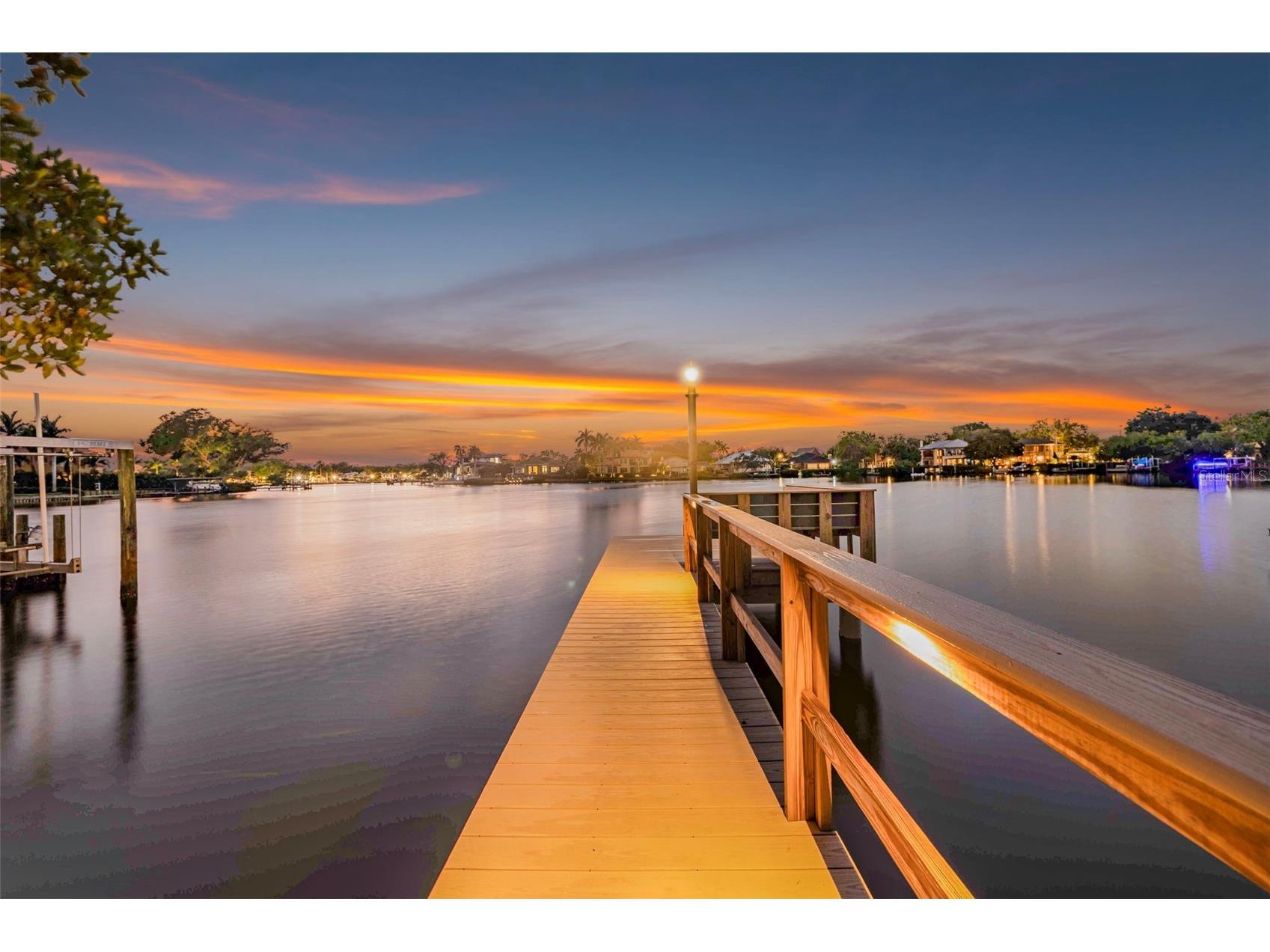 490 Coffee Pot Riviera NE Saint Petersburg FL 33704 - COFFEE POT BAYOU TB8486307 image1
