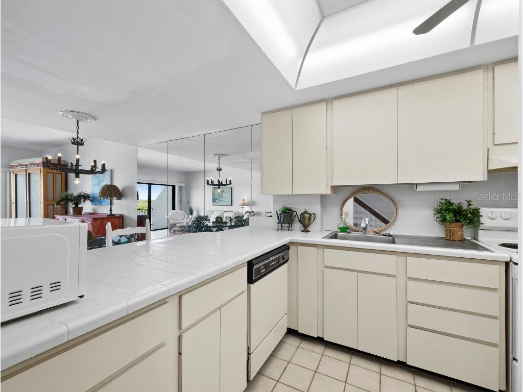 490 N Shore Road #6 Longboat Key FL 34228 - SARASOTA BAY/GULF OF MEXICO A4657668 image20