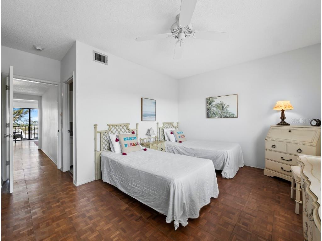 490 N Shore Road #6 Longboat Key FL 34228 - SARASOTA BAY/GULF OF MEXICO A4657668 image29