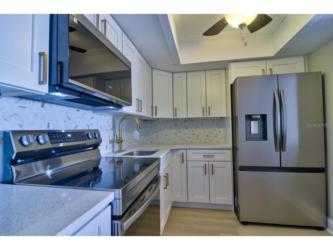 4900 Brittany Drive S #1409 Saint Petersburg FL 33715 - BOCA CIEGA BAY TB8446598 image2