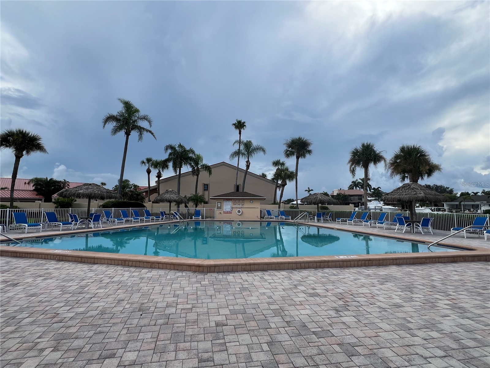 4900 Brittany Drive S #305 Saint Petersburg FL 33715 TB8507738 image2