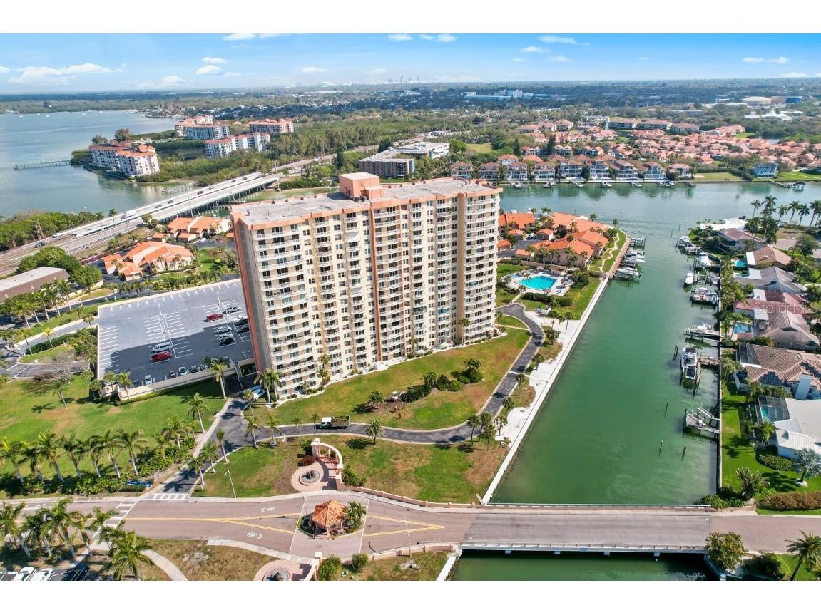 4900 Brittany Drive S #402 Saint Petersburg FL 33715 U8191946 image1