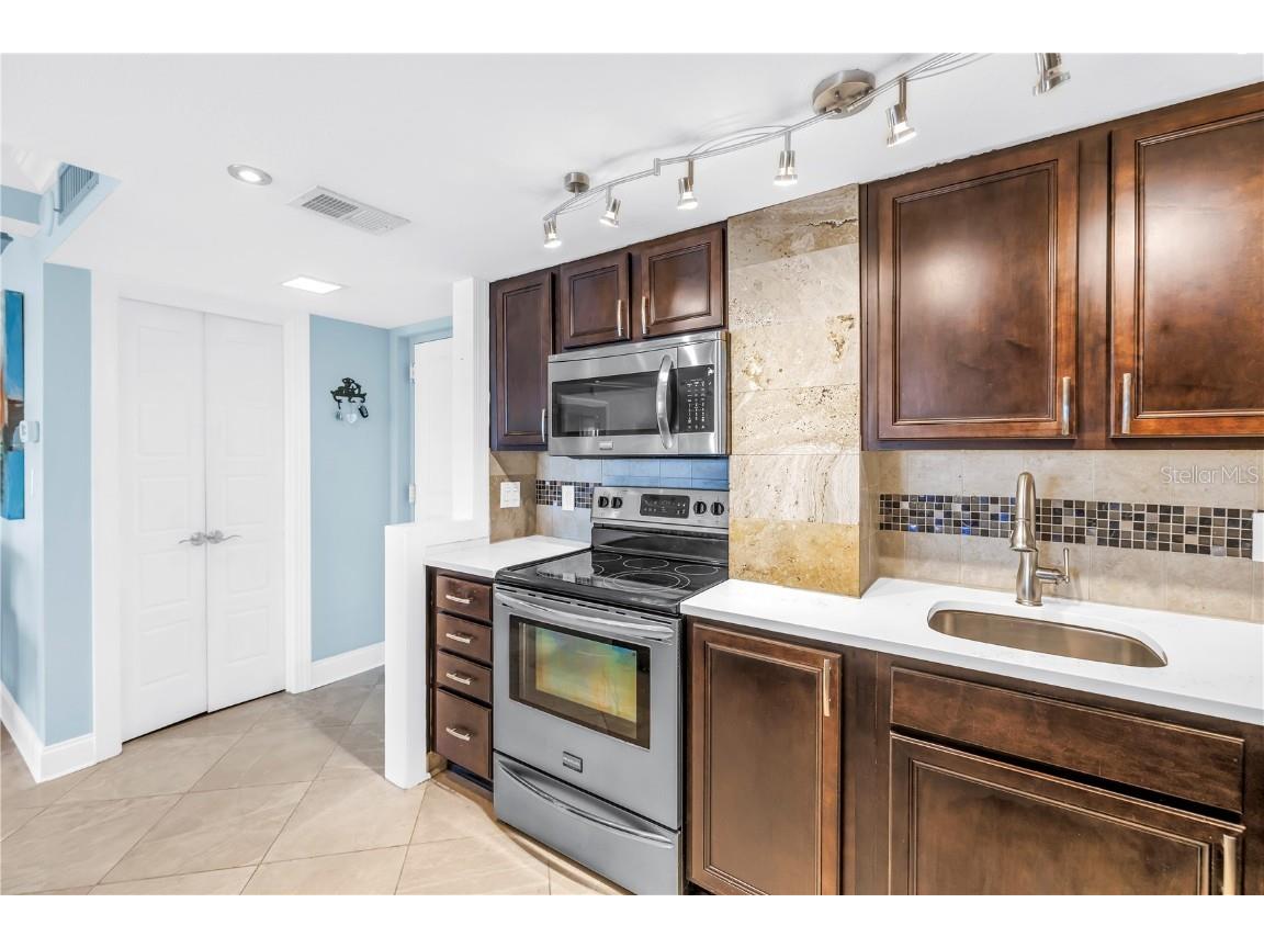 4900 Brittany Drive S #611 Saint Petersburg FL 33715 TB8392563 image10