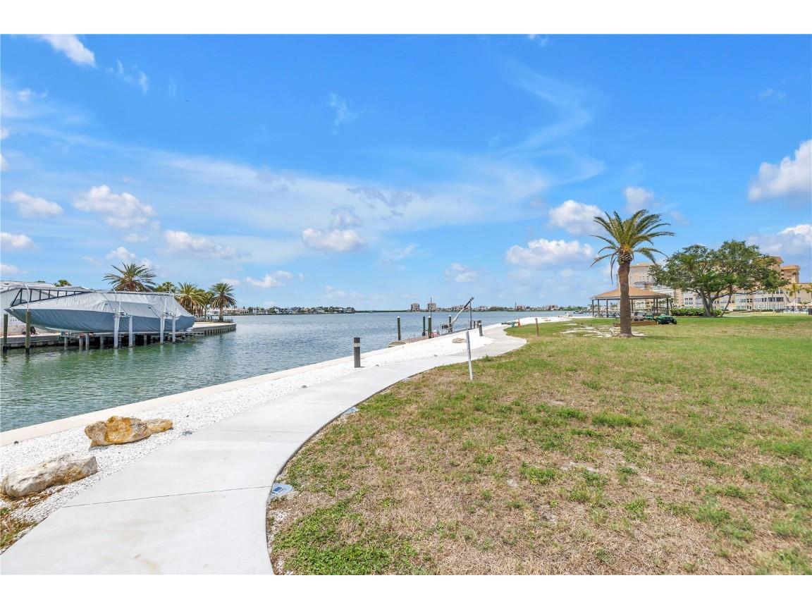 4900 Brittany Drive S #611 Saint Petersburg FL 33715 TB8392563 image24