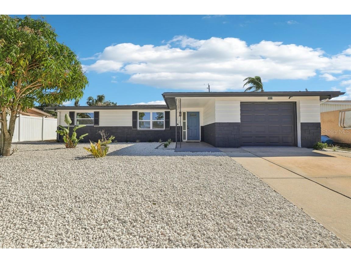 4900 Colonnade Avenue Holiday FL 34690 TB8363153 image1