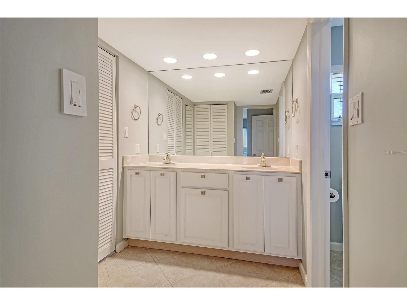 4900 Gulf Of Mexico Drive #203 Longboat Key FL 34228 - SARASOTA BAY ICW A4670932 image23