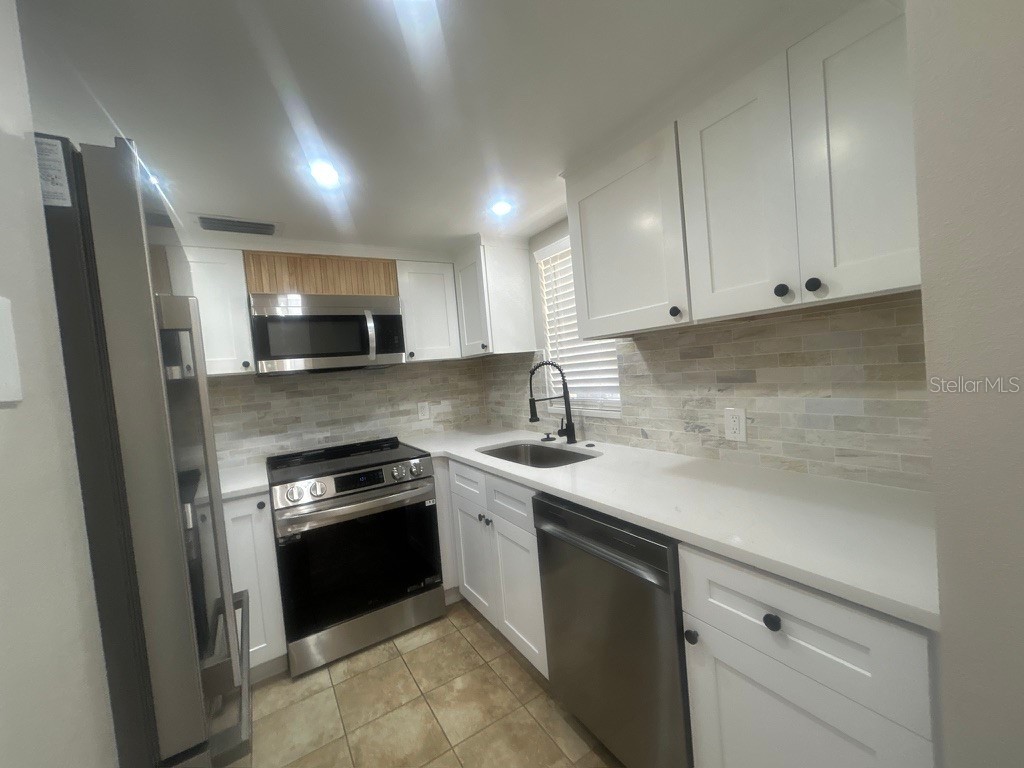 4901 Onyx Lane #102 New Port Richey FL 34652 O6403672 image3