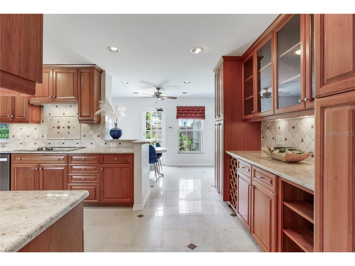 4901 W Estrella Street Tampa FL 33629 TB8399614 image41